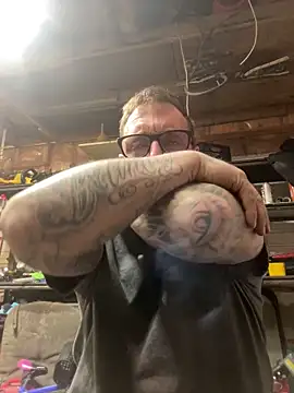 Snapshot of WIDBIGWHITECOCK chatting on March 14, 2026, 5:13 am WIDBIGWHITECOCK online show from March 14, 2026, 5:13 am