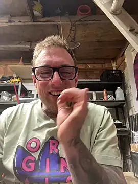 Snapshot of WIDBIGWHITECOCK chatting on March 21, 2026, 12:26 am WIDBIGWHITECOCK online show from March 21, 2026, 12:26 am