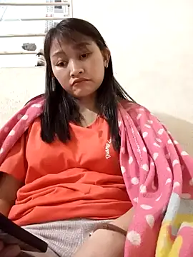 yumyum112 online show from March 13, 2026, 12:56 pm