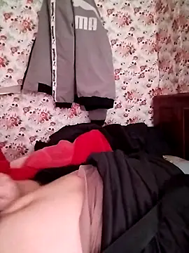 zuzu0099 online show from March 18, 2026, 2:47 am