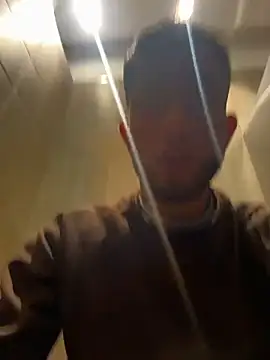 Snapshot of liam_bronw chatting on July 4, 2026, 4:13 pm liam bronw online show from July 4, 2026, 4:13 pm