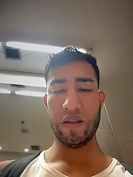 Snapshot of liam_bronw chatting on July 25, 2026, 4:04 pm liam bronw online show from July 25, 2026, 4:04 pm