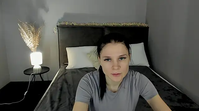 SkinyJoys online show from February 3, 2026, 1:59 am