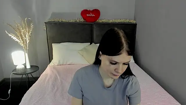 SkinyJoys online show from February 27, 2026, 1:38 am