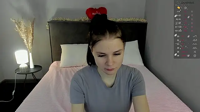 SkinyJoys online show from March 9, 2026, 1:53 am