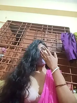 queenneha69 online show from June 8, 2026, 4:40 pm