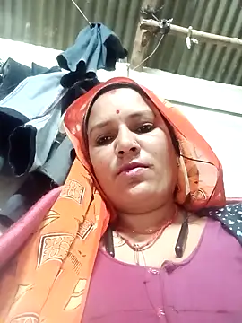 Hot hiuj online show from February 7, 2026, 9:18 pm