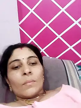 Snapshot of Hot_ree85 chatting on May 6, 2026, 4:52 am Hot ree85 online show from May 6, 2026, 4:52 am