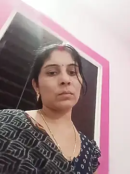 Snapshot of Hot_ree85 chatting on May 21, 2026, 3:08 pm Hot ree85 online show from May 21, 2026, 3:08 pm