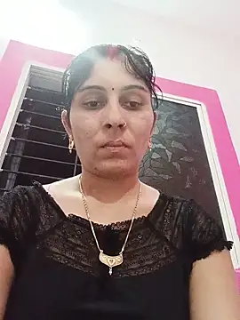 Snapshot of Hot_ree85 chatting on May 24, 2026, 7:57 am Hot ree85 online show from May 24, 2026, 7:57 am