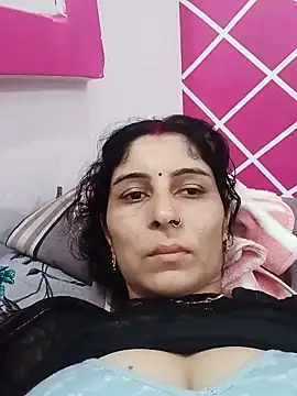 Snapshot of Hot_ree85 chatting on May 28, 2026, 4:32 am Hot ree85 online show from May 28, 2026, 4:32 am