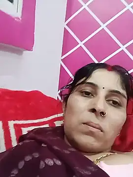 Snapshot of Hot_ree85 chatting on June 2, 2026, 2:41 pm Hot ree85 online show from June 2, 2026, 2:41 pm