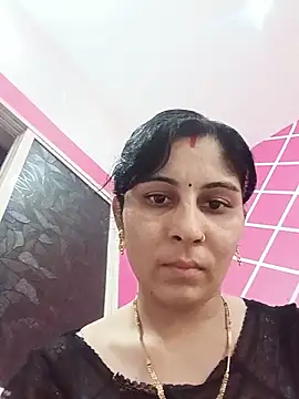 Snapshot of Hot_ree85 chatting on June 10, 2026, 11:42 am Hot ree85 online show from June 10, 2026, 11:42 am