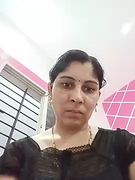 Snapshot of Hot_ree85 chatting on June 11, 2026, 4:32 am Hot ree85 online show from June 11, 2026, 4:32 am