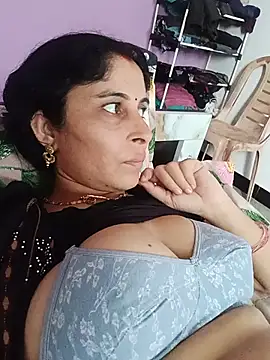 Hot ree85 online show from July 24, 2026, 4:10 am