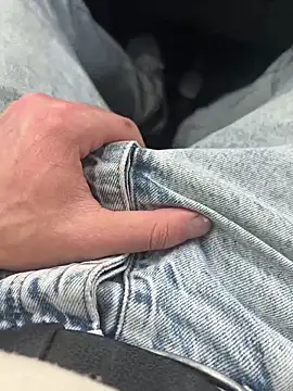 Snapshot of ibrm555 chatting on February 8, 2026, 8:18 am ibrm555 online show from February 8, 2026, 8:18 am