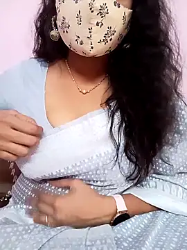 Snapshot of Ammu14399 chatting on April 8, 2026, 8:36 am Ammu14399 online show from April 8, 2026, 8:36 am
