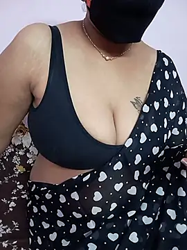 Snapshot of Ammu14399 chatting on May 11, 2026, 4:04 pm Ammu14399 online show from May 11, 2026, 4:04 pm