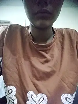 Snapshot of Queen-hot- chatting on April 6, 2026, 5:52 am Queen-hot- online show from April 6, 2026, 5:52 am