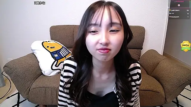 Snapshot of -Ema_ chatting on July 14, 2026, 1:28 pm -Ema online show from July 14, 2026, 1:28 pm
