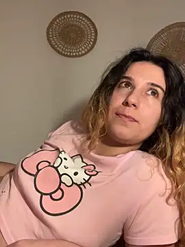 Snapshot of joanaguerreiru chatting on February 21, 2026, 12:22 am joanaguerreiru online show from February 21, 2026, 12:22 am