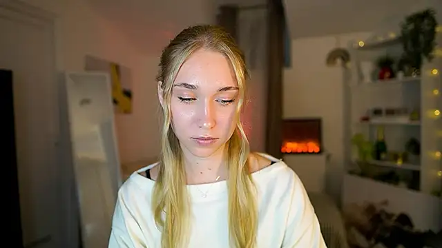 Snapshot of MilaBunny2000 chatting on January 8, 2026, 11:45 am MilaBunny2000 online show from January 8, 2026, 11:45 am