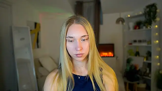 Snapshot of MilaBunny2000 chatting on February 13, 2026, 9:16 am MilaBunny2000 online show from February 13, 2026, 9:16 am