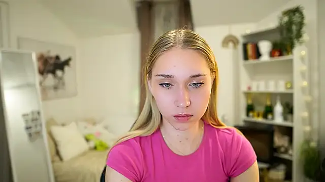 Snapshot of MilaBunny2000 chatting on March 13, 2026, 9:27 am MilaBunny2000 online show from March 13, 2026, 9:27 am