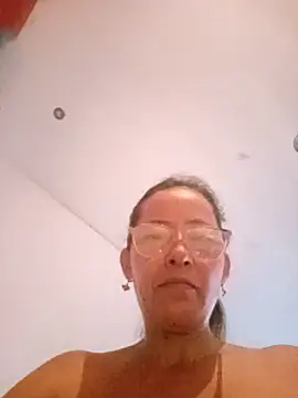 Salome 69 online show from May 2, 2026, 2:44 pm