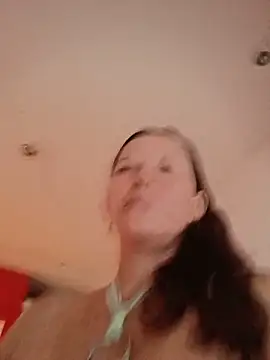 Snapshot of Salome_69 chatting on May 13, 2026, 2:03 pm Salome 69 online show from May 13, 2026, 2:03 pm