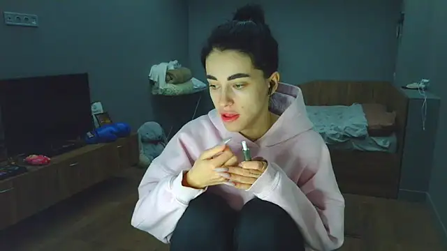 Vlada Elfie online show from April 16, 2026, 5:58 pm