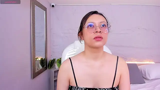 Snapshot of lanna_18_ chatting on June 1, 2026, 11:45 am lanna 18 online show from June 1, 2026, 11:45 am