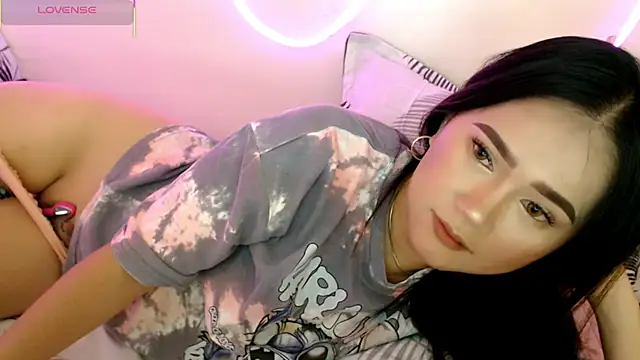 simplykhate online show from July 25, 2026, 2:42 am