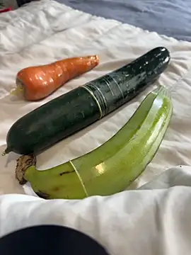 Snapshot of dani_bela chatting on February 24, 2026, 2:20 am dani bela online show from February 24, 2026, 2:20 am