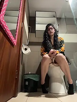 Snapshot of dani_bela chatting on March 10, 2026, 2:27 am dani bela online show from March 10, 2026, 2:27 am