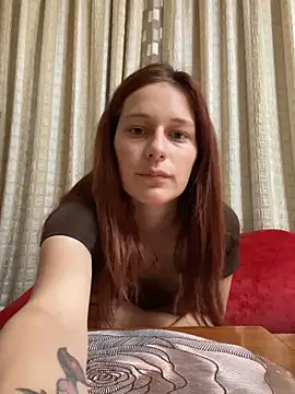Snapshot of Lily_Viola chatting on June 5, 2026, 6:52 am Lily Viola online show from June 5, 2026, 6:52 am