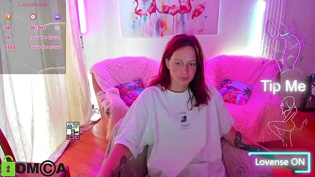 Snapshot of Lily_Viola chatting on June 15, 2026, 7:32 am Lily Viola online show from June 15, 2026, 7:32 am