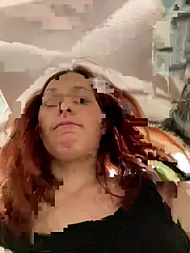 Snapshot of Lily_Viola chatting on June 18, 2026, 9:14 am Lily Viola online show from June 18, 2026, 9:14 am