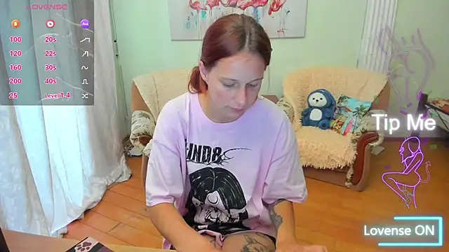 Snapshot of Lily_Viola chatting on July 3, 2026, 1:28 pm Lily Viola online show from July 3, 2026, 1:28 pm