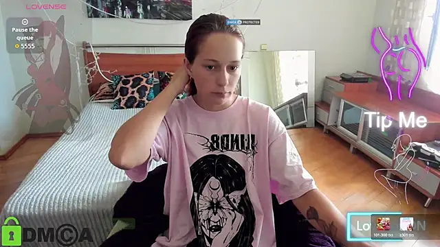 Snapshot of Lily_Viola chatting on July 14, 2026, 7:35 am Lily Viola online show from July 14, 2026, 7:35 am