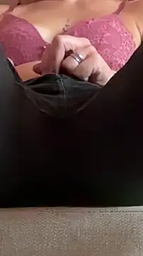 HiddenPleasureoff online show from January 7, 2026, 8:39 am