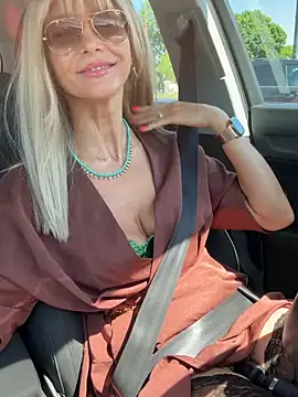 Snapshot of NaughtyNinky chatting on May 26, 2026, 9:27 am NaughtyNinky online show from May 26, 2026, 9:27 am