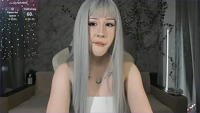 Necucubi02 online show from April 26, 2026, 11:41 am