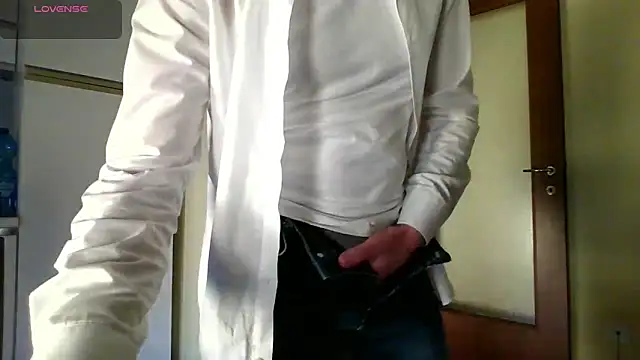 Ele7b5 online show from May 3, 2026, 3:29 pm