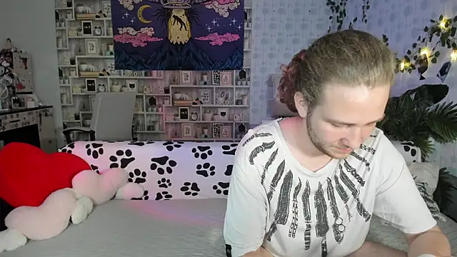 swiity room  online show from June 12, 2026, 5:56 pm