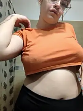 gisequeen online show from April 24, 2026, 1:08 am