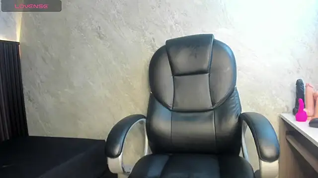 tanisha  lux online show from January 11, 2026, 9:20 pm