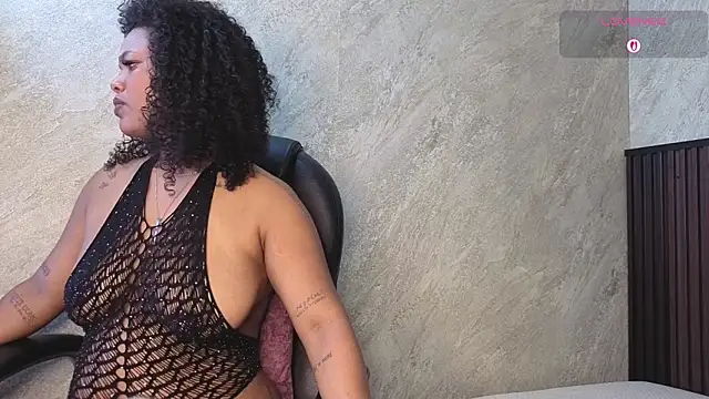 tanisha  lux online show from April 28, 2026, 3:44 am