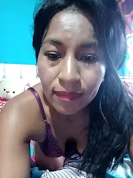 Saraa xx online show from February 9, 2026, 7:18 pm