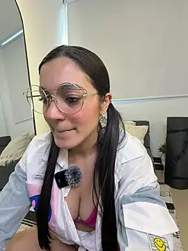 EVA WILD1 online show from February 17, 2026, 9:21 pm